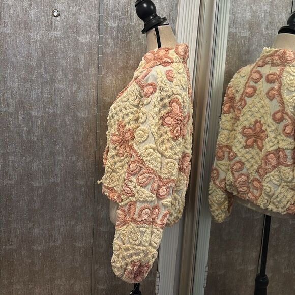 Canyon Group Elegant Cream and Pink Textured Women's Jacket, S - Picture 6 of 10